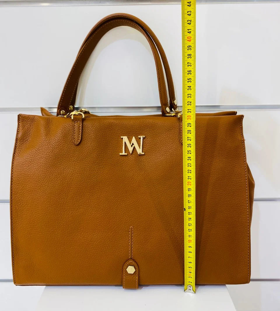 MM ANTOINETTE-TAS