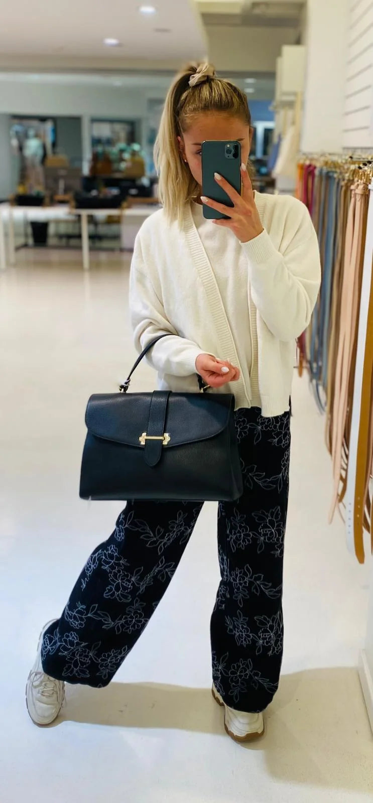 MM ASHLEY-TAS